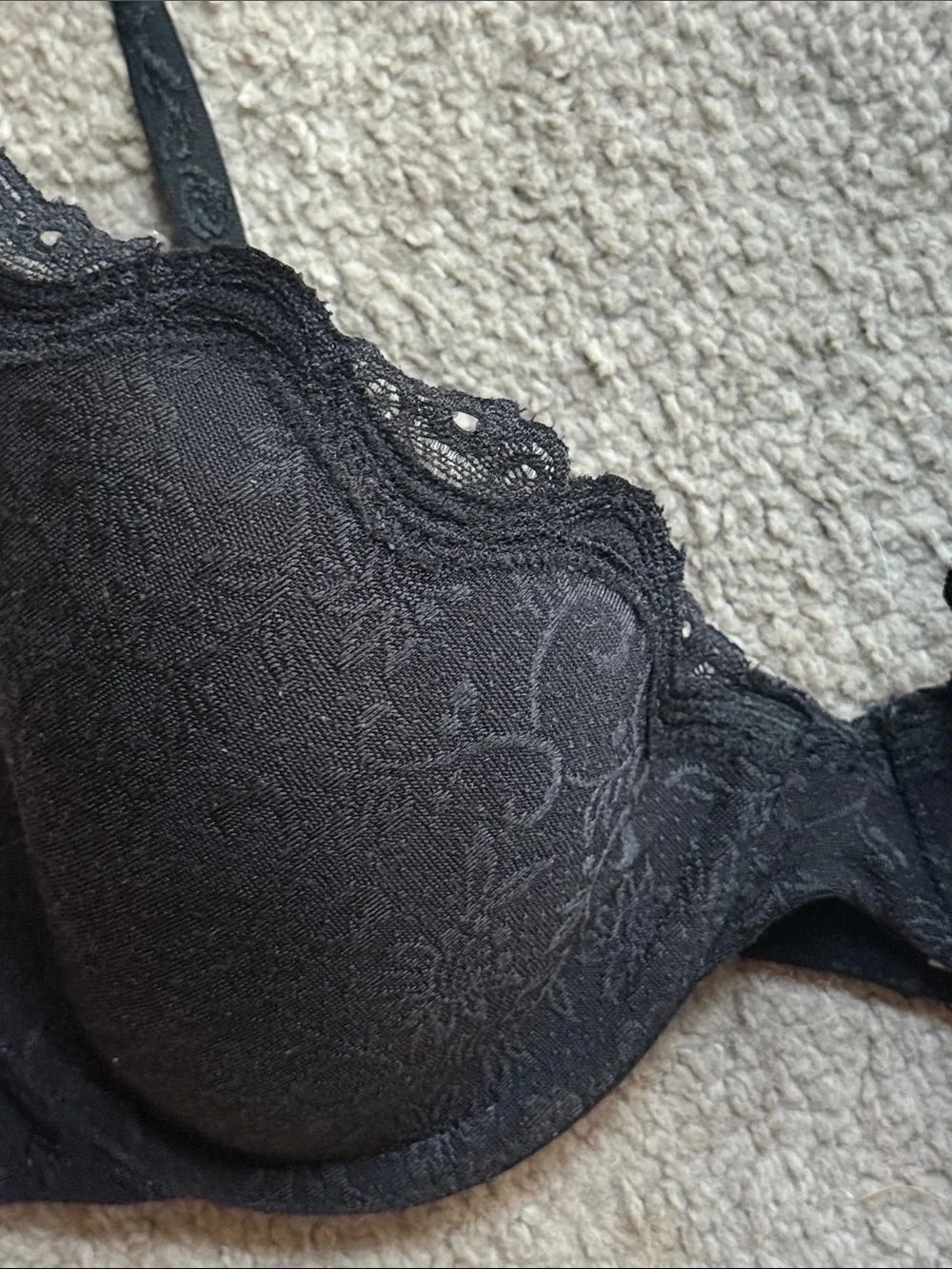 Maidenform Comfort Devotion Your Lift Black Lace Bra - Picture 5 of 9